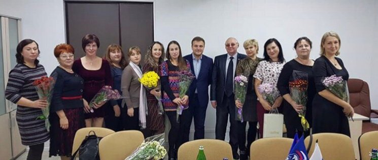 Олег Бойченко поздравил многодетных мам и мам, которые воспитывают детей с осложнениями здоровья с Днем матери.