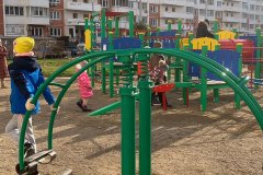 Олег Бойченко осмотрел новую детскую игровую площадку в Краснодаре  &ndash; Работа в округе